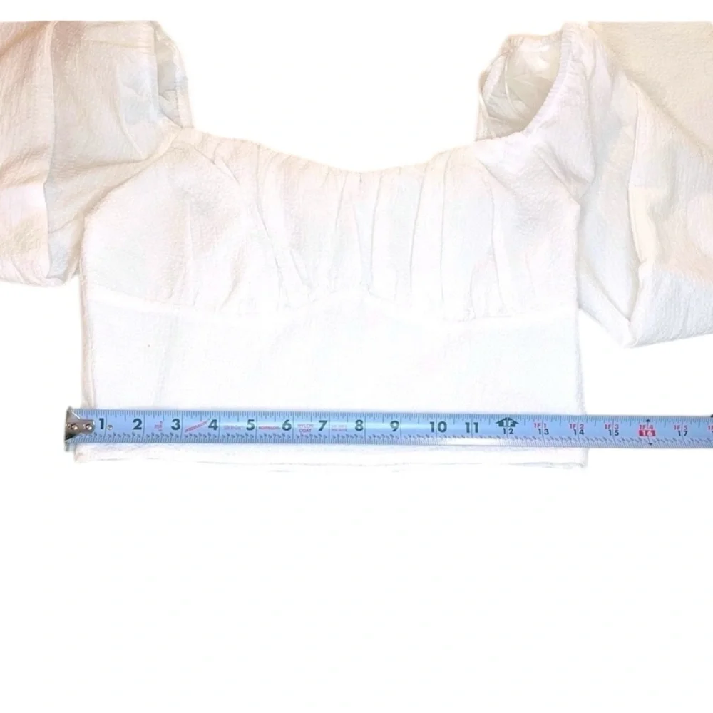 ASTR The Label Puff Lantern Long Sleeve Crop Blouse Top, Color White Size Medium